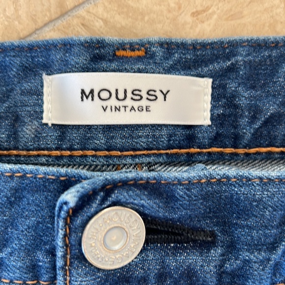 Moussy Vintage Button FlyStraight Jean - Picture 4 of 12